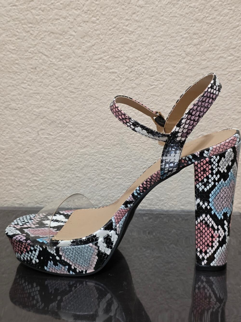 Shoedazzle ELYN Platform Ankle Strap Sandals